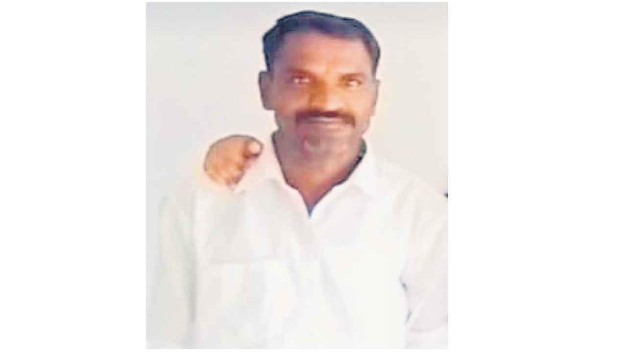 పంట ఎండిందని రైతు ఆత్మహత్య