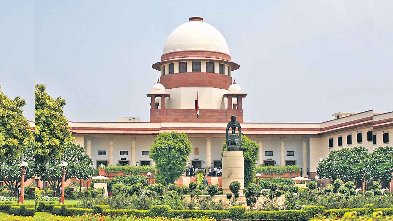 ఇండ్ల కూల్చివేత అమానుషం