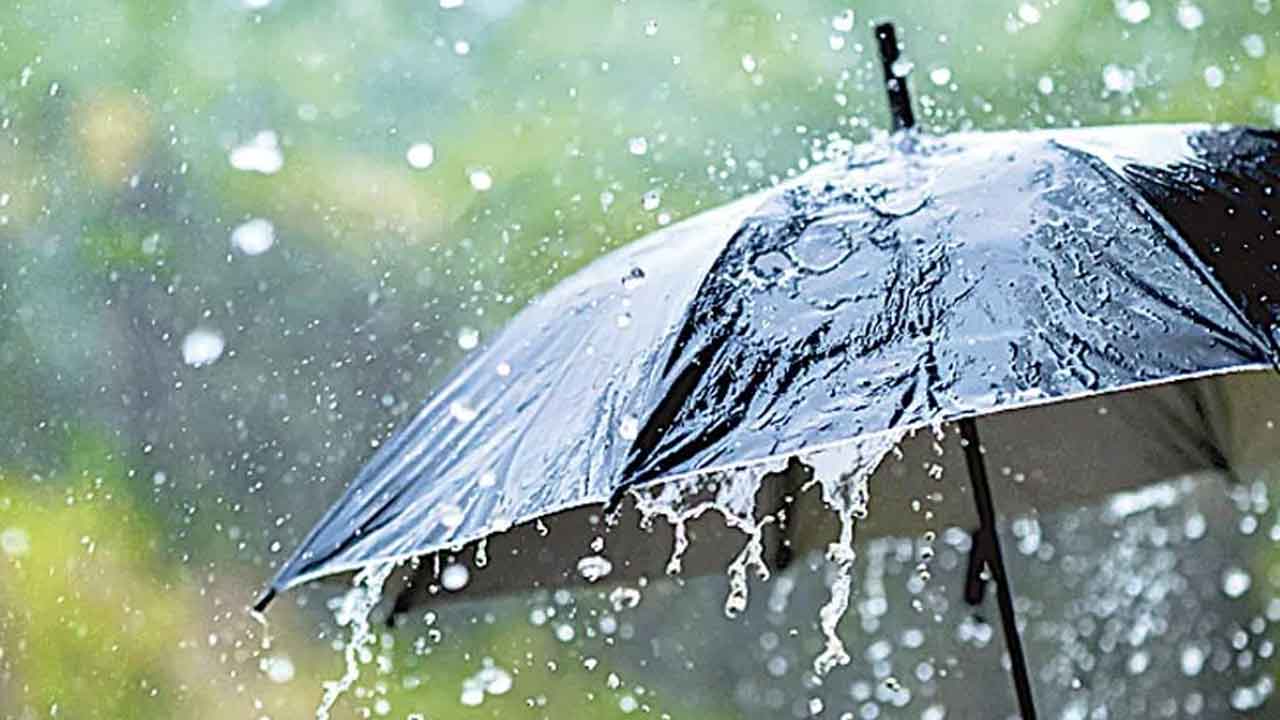 ఇటు ఉక్కపోత.. అటు వర్షం