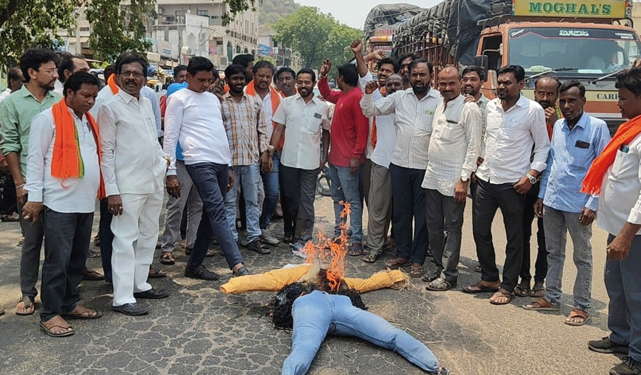 Dharmaram | పహల్గాం ఘటనపై ధర్మారం మండల కేంద్రంలో సంపూర్ణంగా బంద్