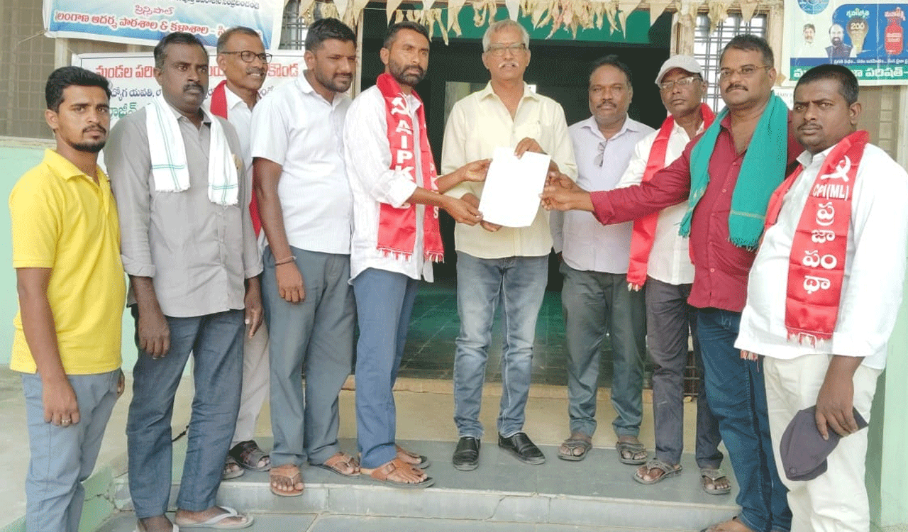 Nizamabad | ఉపాధి హామీ కూలీల బకాయి డబ్బులను వెంటనే చెల్లించాలి