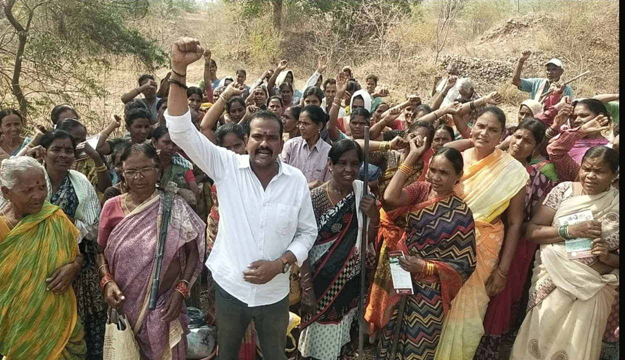 Ramagundam | లింగాపూర్ లో ఉపాధి హామీ కూలీల నిరసన