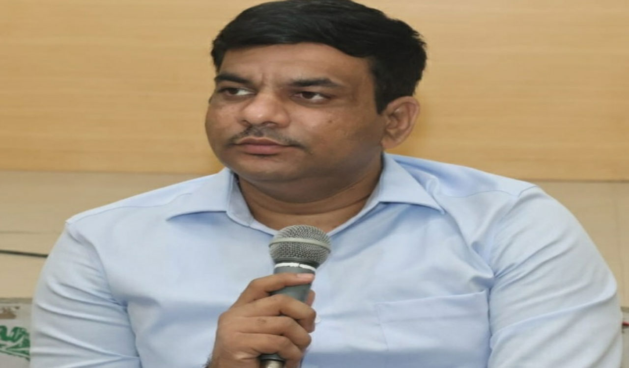 KARIMNAGAR | ధాన్యం కొనుగోళ్లలో తేమ, తాలు లేకుండా చూడాలి