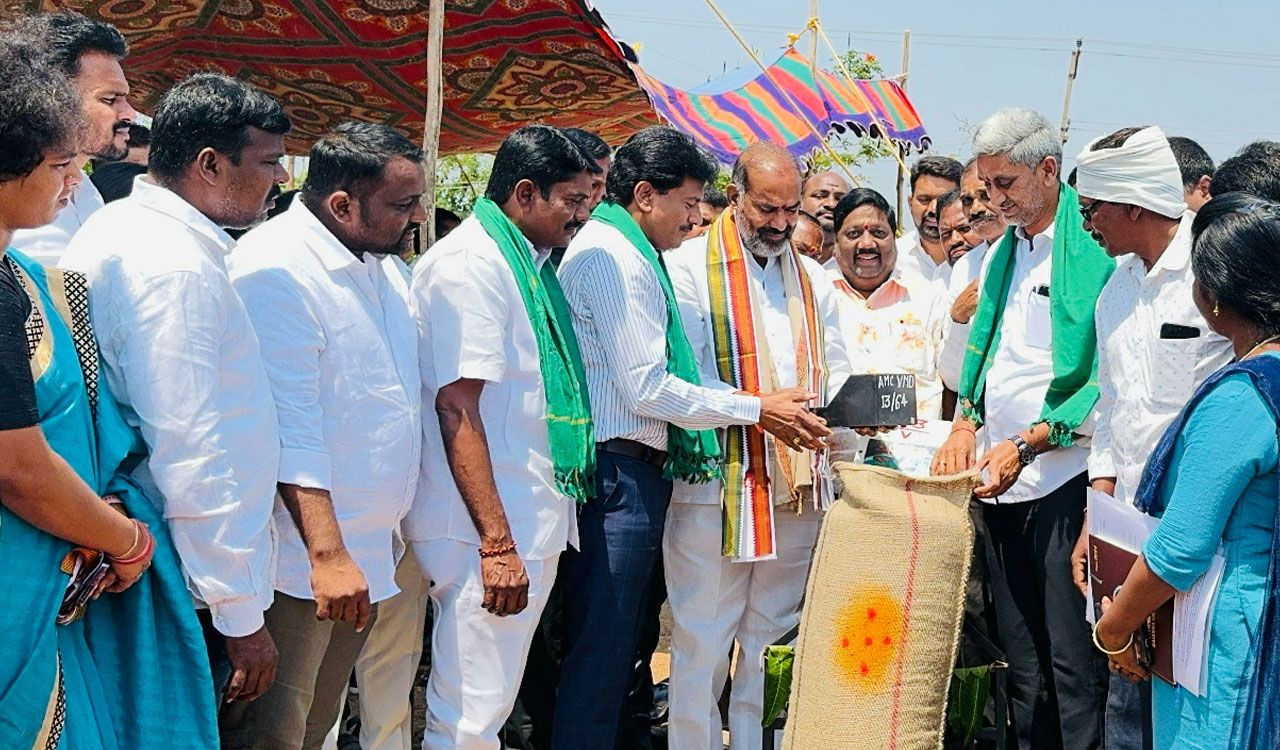 VEMULAWAD | కొనుగోలు కేంద్రాలను సద్వినియోగం చేసుకోవాలి