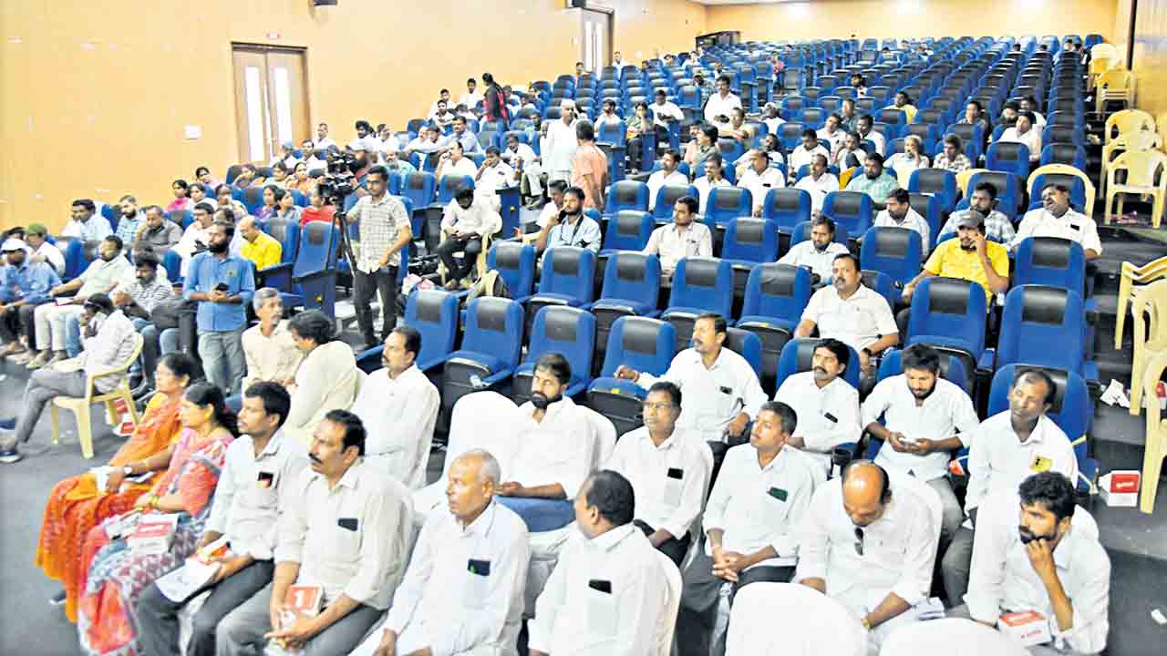 భూభారతికి స్పందన కరువు