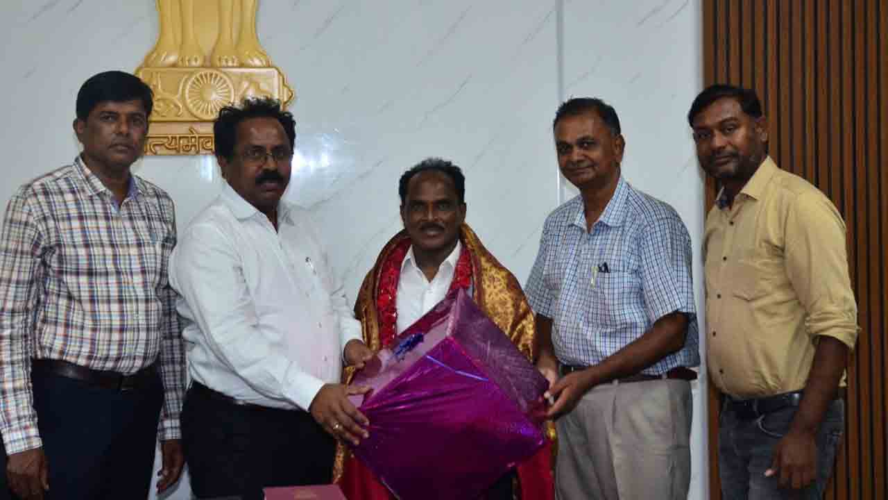 Additional Collector Nagesh | విద్యా శాఖకు వన్నెతెచ్చిన వ్యక్తి ఎంఈఓ నీలకంఠం : అదనపు కలెక్టర్ నగేష్