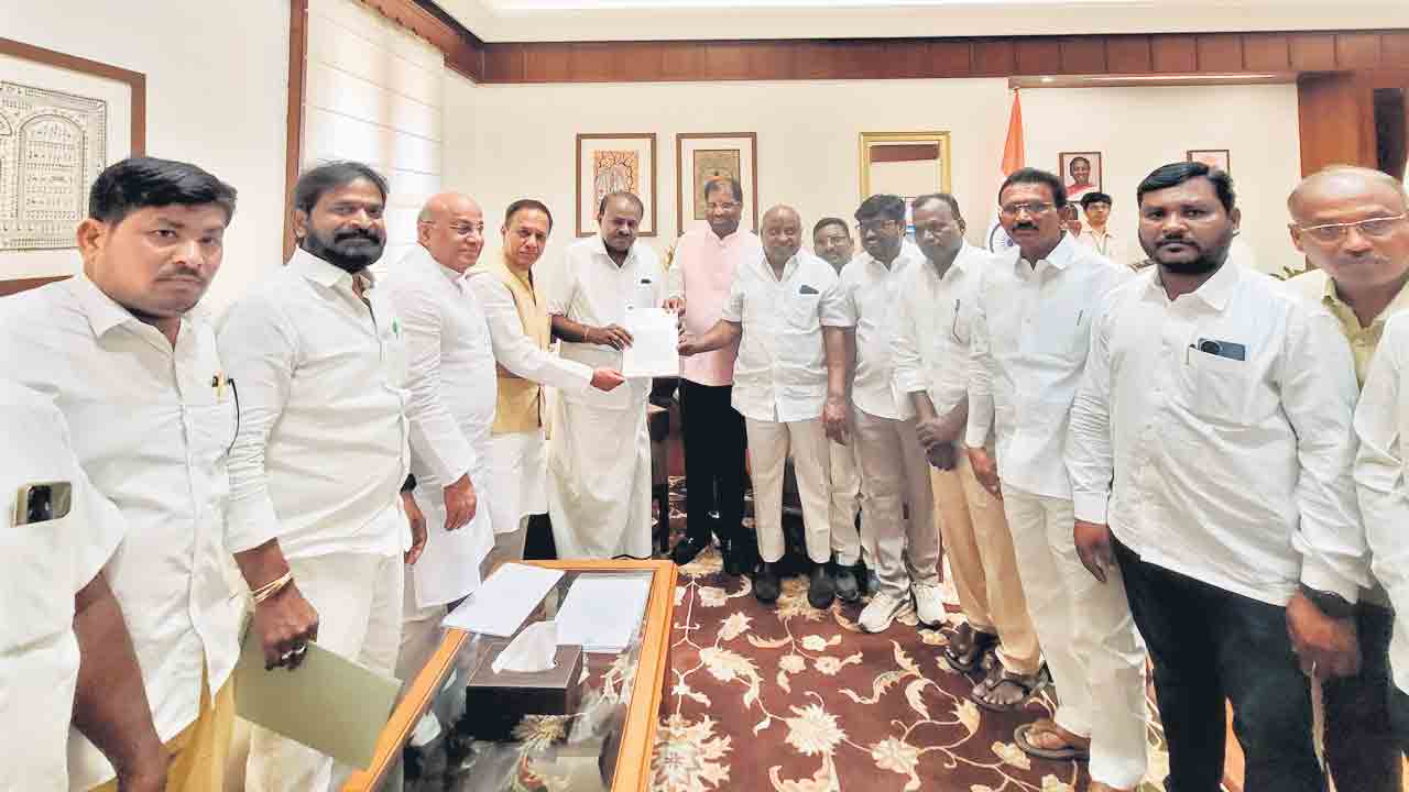 ఆదిలాబాద్‌ సీసీఐని ప్రారంభించండి