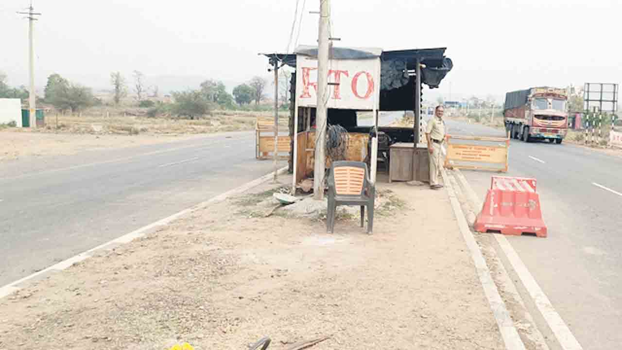 కాసులిస్తే రైట్‌..రైట్‌..!
