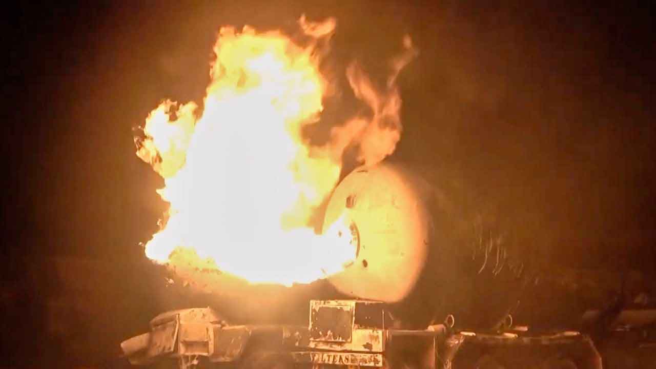 యెమెన్‌ ఆయిల్‌ పోర్ట్‌పై అమెరికా భీకర దాడి