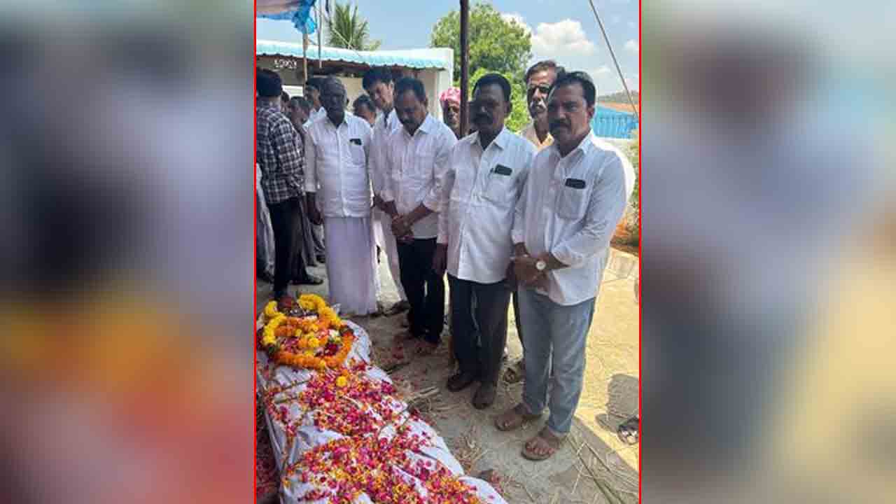 BRS | బీఆర్ఎస్ నాయకుడు, మాజీ సర్పంచ్ వీరారెడ్డి మృతి.. నివాళి అర్పించిన రఘువరన్ రెడ్డి