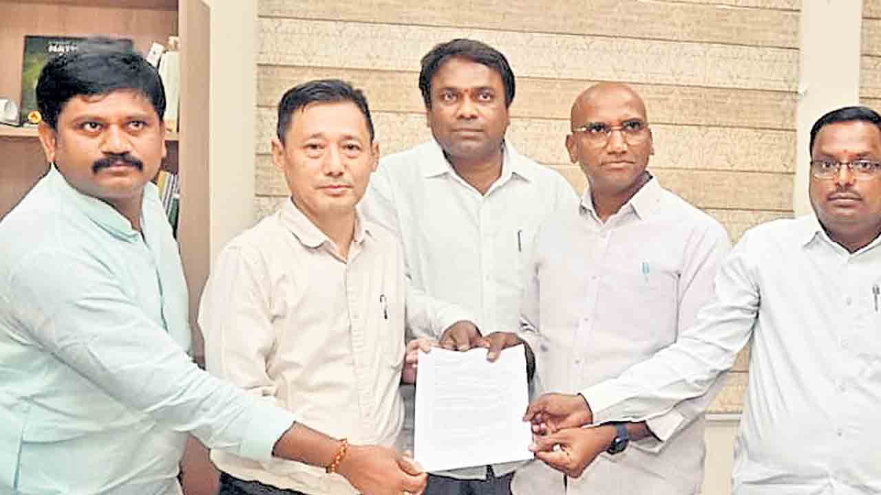 టీజీఐఐసీపై అటవీ శాఖకు ఫిర్యాదు