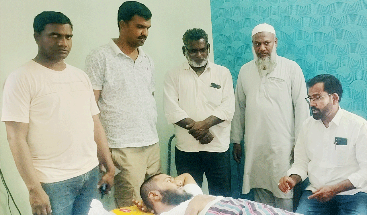 BRS | బీఆర్ఎస్ కార్యకర్తకు షేక్ జుబేర్ పరామర్శ