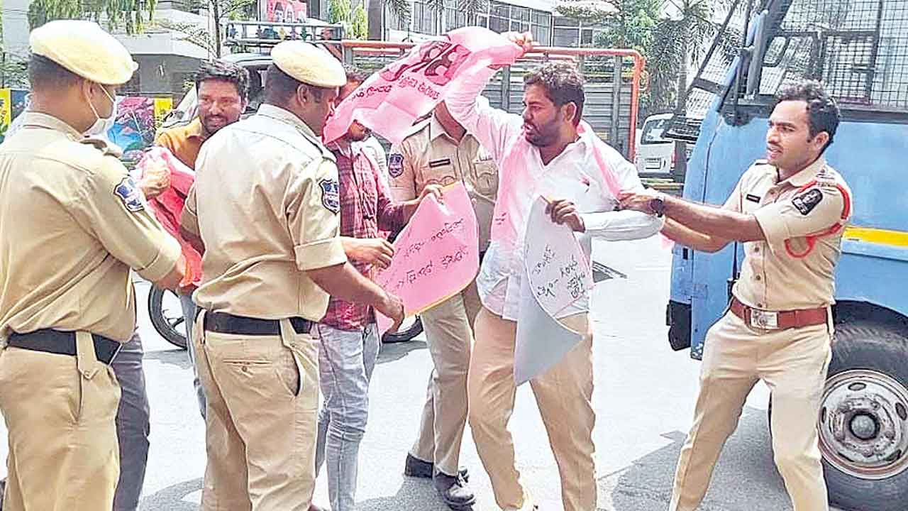 సంక్షేమ భవన్‌ ముట్టడి