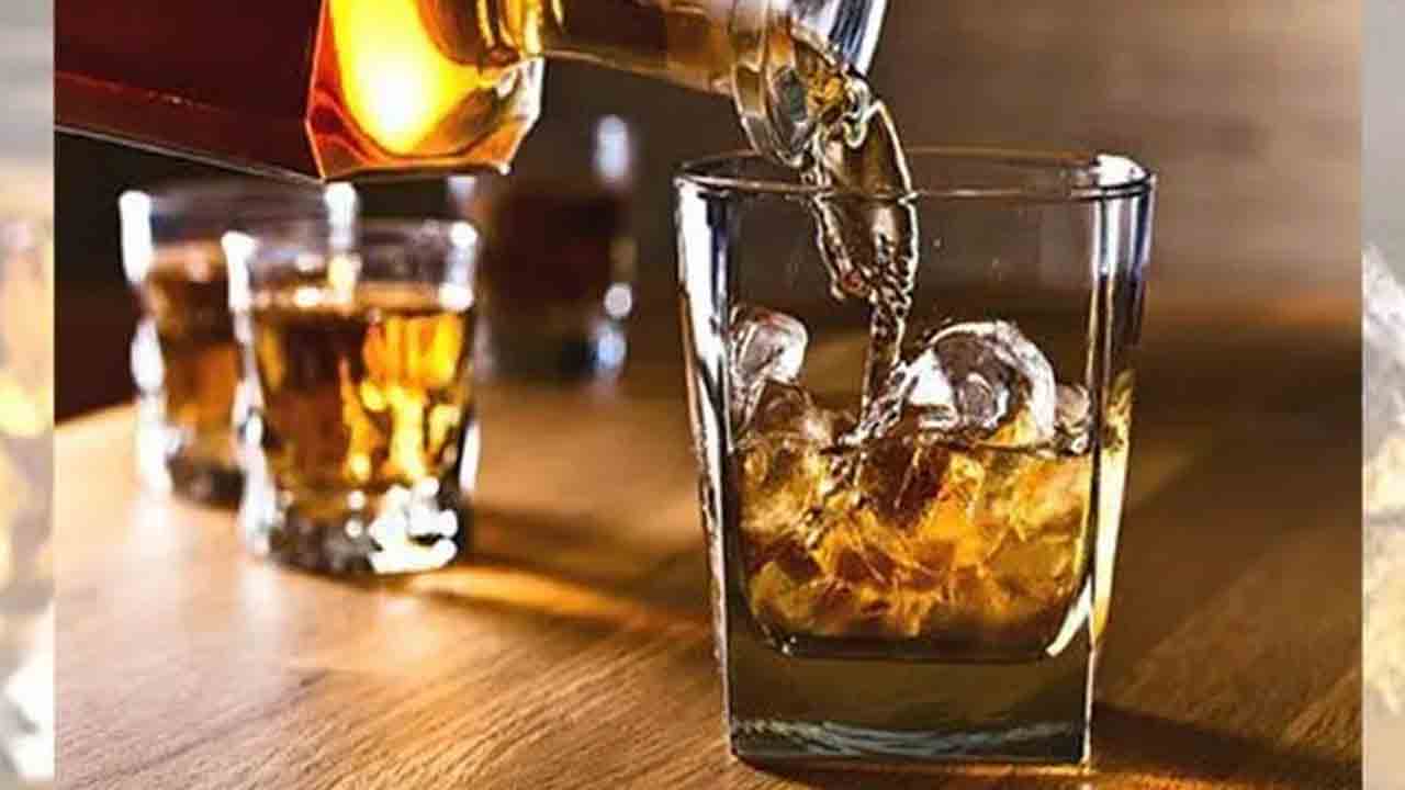 25 బార్లకు 1,346 దరఖాస్తులు..