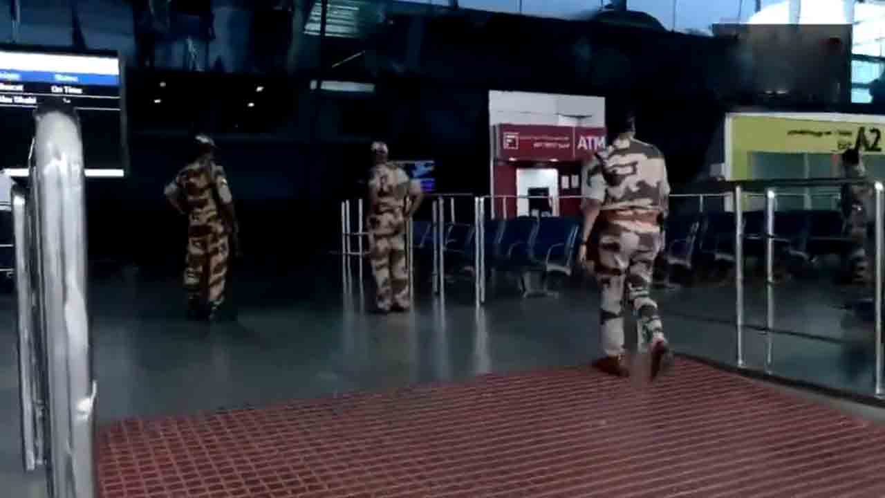 Bomb threat | తిరువనంతపురం ఎయిర్‌పోర్టుకు బాంబు బెదిరింపు..Video