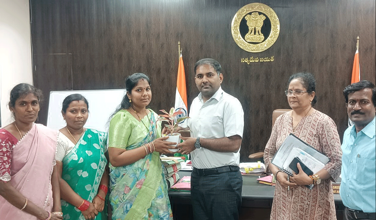 PEDDAPALLY | చైతన్య జ్యోతి జిల్లా సమాఖ్య నూతన పాలకవర్గం నియామకం