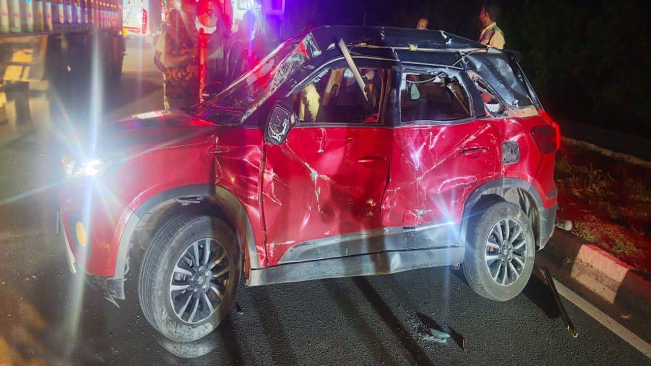 Road Accident | గద్వాల జిల్లాలో ఘోర రోడ్డు ప్రమాదం.. ఇద్దరు మృత్యువాత