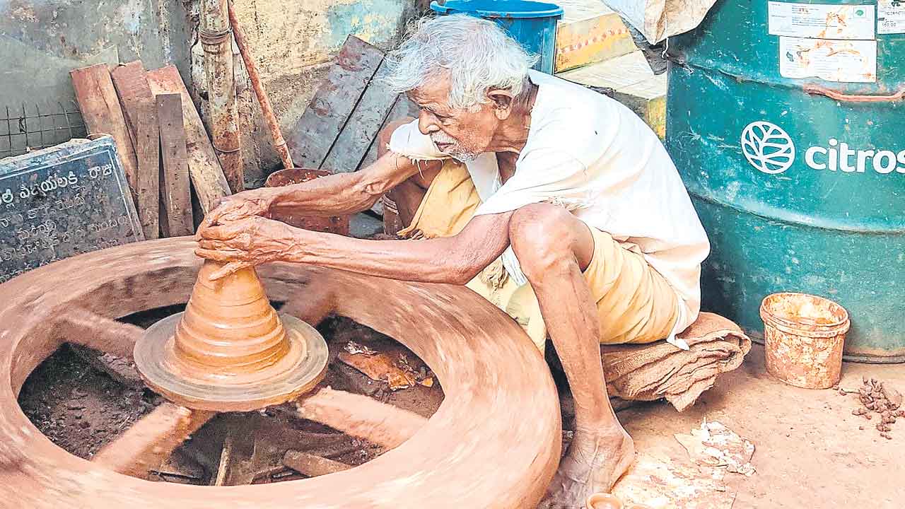 బీజేపీ.. కాంగ్రెస్‌.. కులతంత్రం