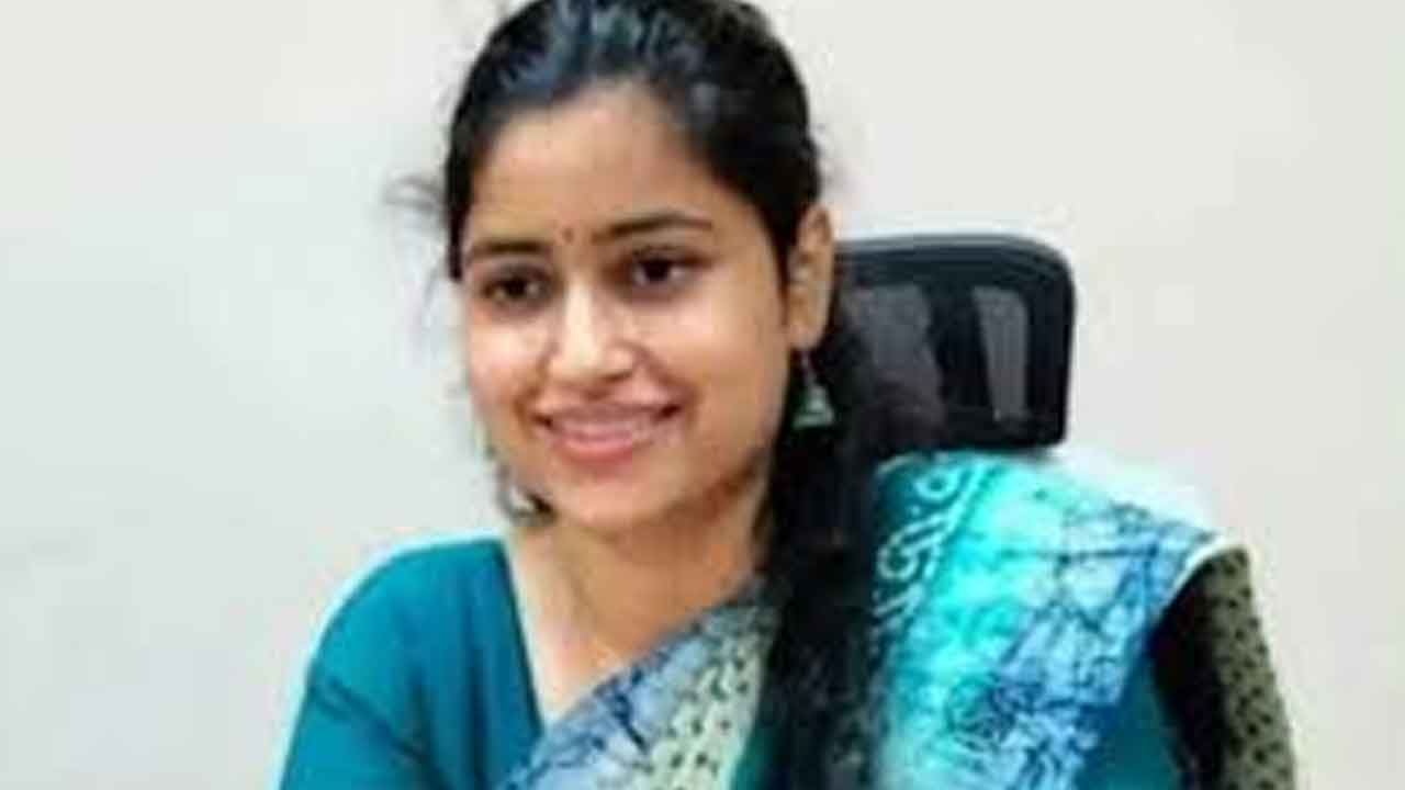 చట్టానికి లోబడే విధులు నిర్వర్తించాలి