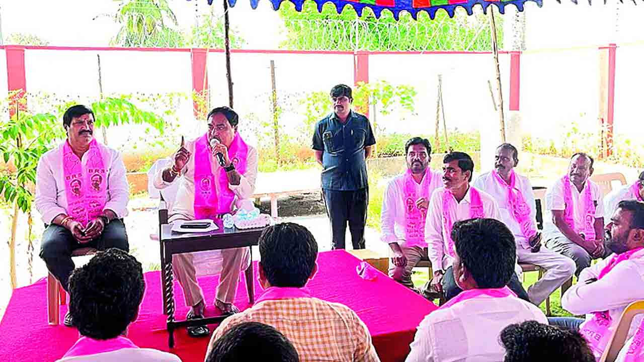 లక్షలాదిగా తరలిపోదాం..