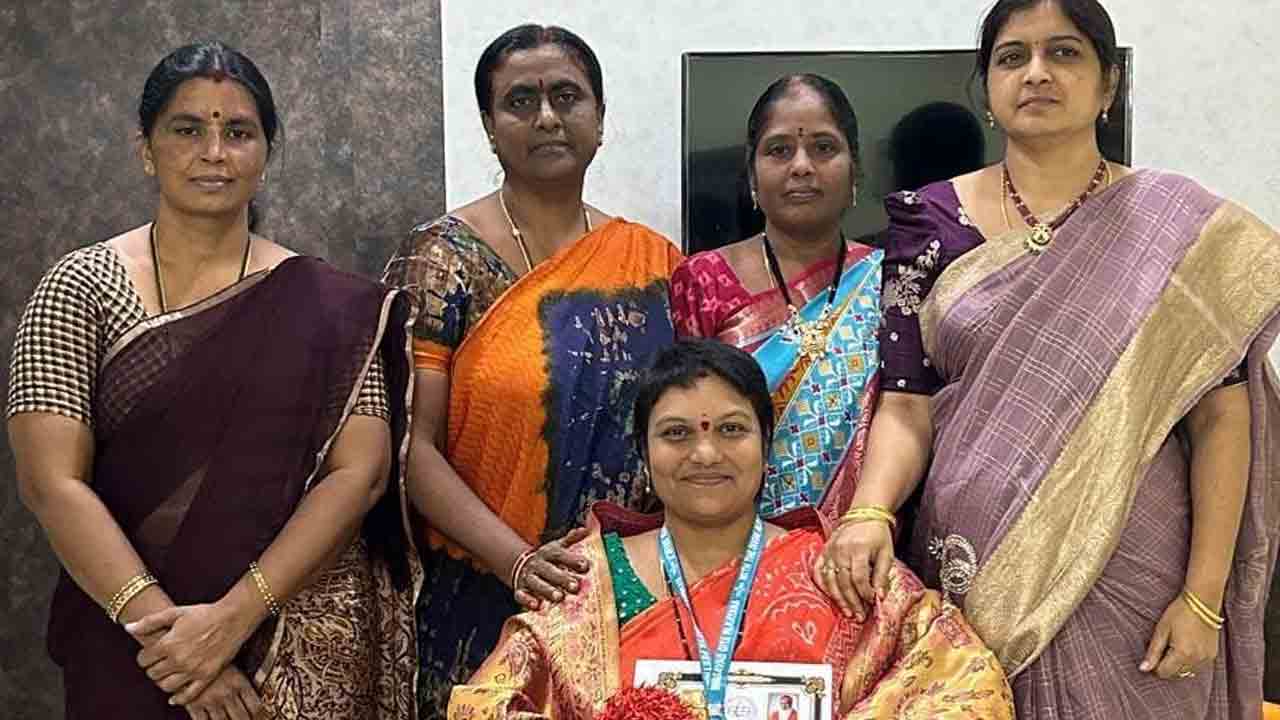 Chandrakala | భగవద్గీత కంఠస్థ పోటీల్లో మధిర వాసికి బంగారు పథకం