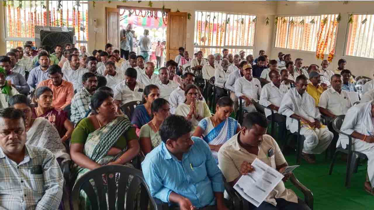 Collector Manu Chaudhary | భూ సమస్యలను ఎప్పటికప్పుడు పరిష్కరించేందుకే భూభారతి చట్టం : కలెక్టర్ మను చౌదరి