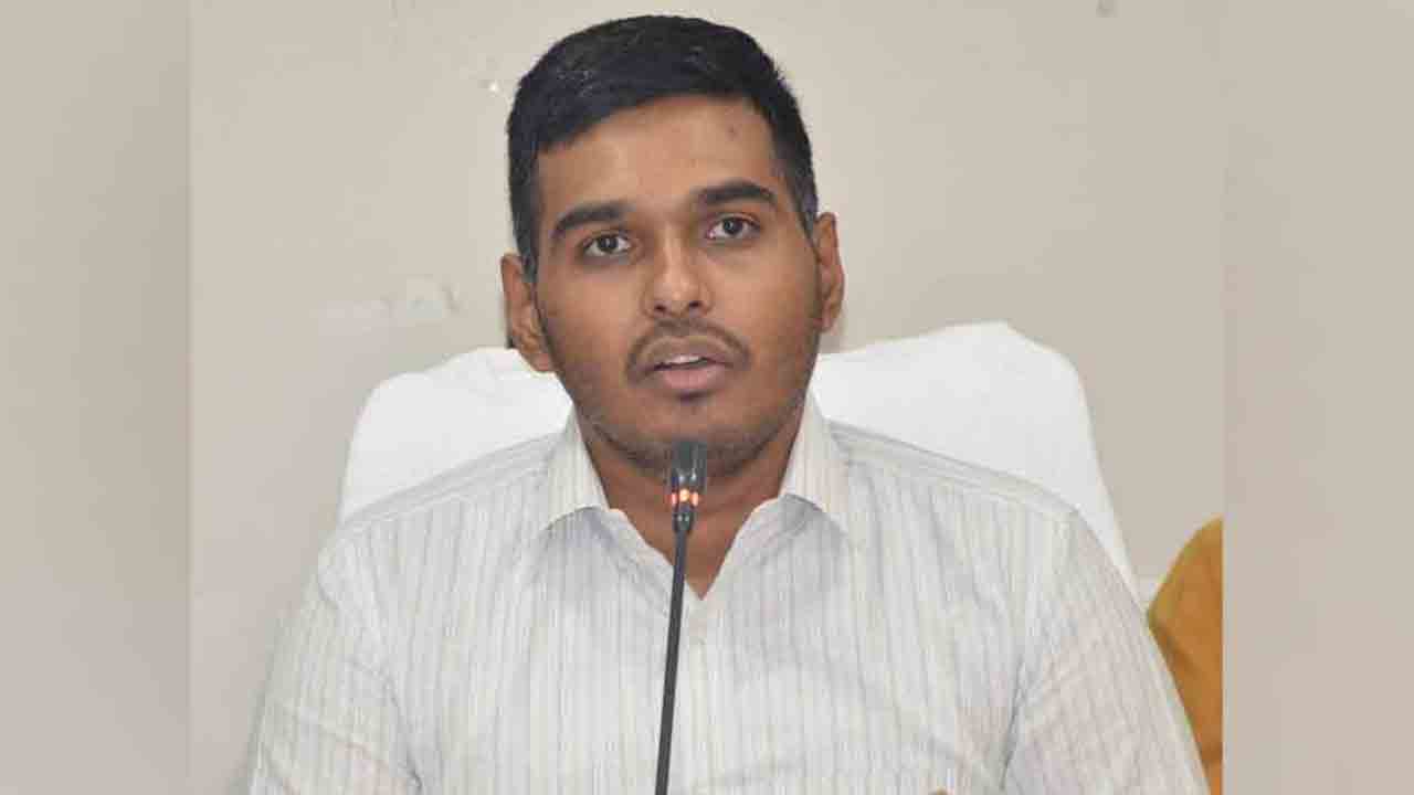 Collector Manu Choudary | ప్రతీ మండల కేంద్రంలో అవగాహన సదస్సులు.. భూ భారతి చట్టంపై కలెక్టర్‌ మను చౌదరి