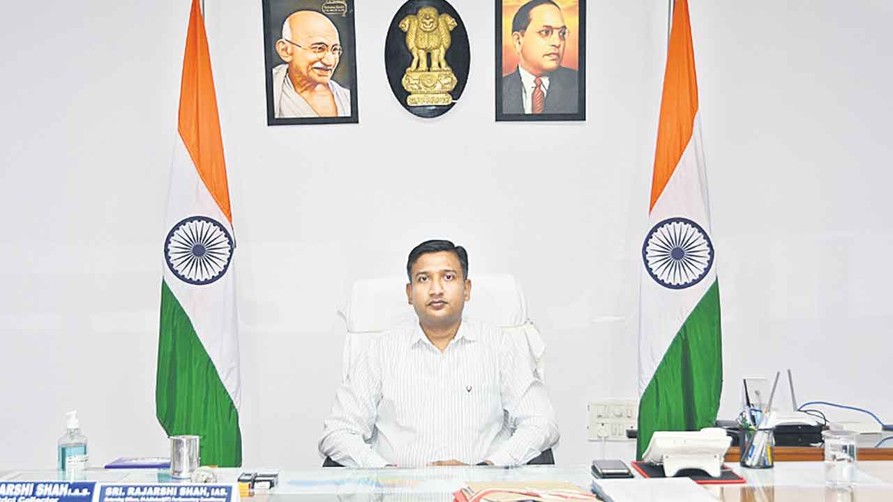 పీఎం చేతుల మీదుగా అవార్డు అందుకొనున్న కలెక్టర్‌