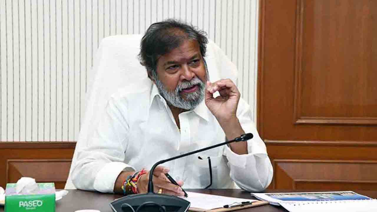 ప్రభుత్వ దవాఖానాల్లో నిరంతర విద్యుత్తు : మంత్రి దామోదర రాజనర్సింహ