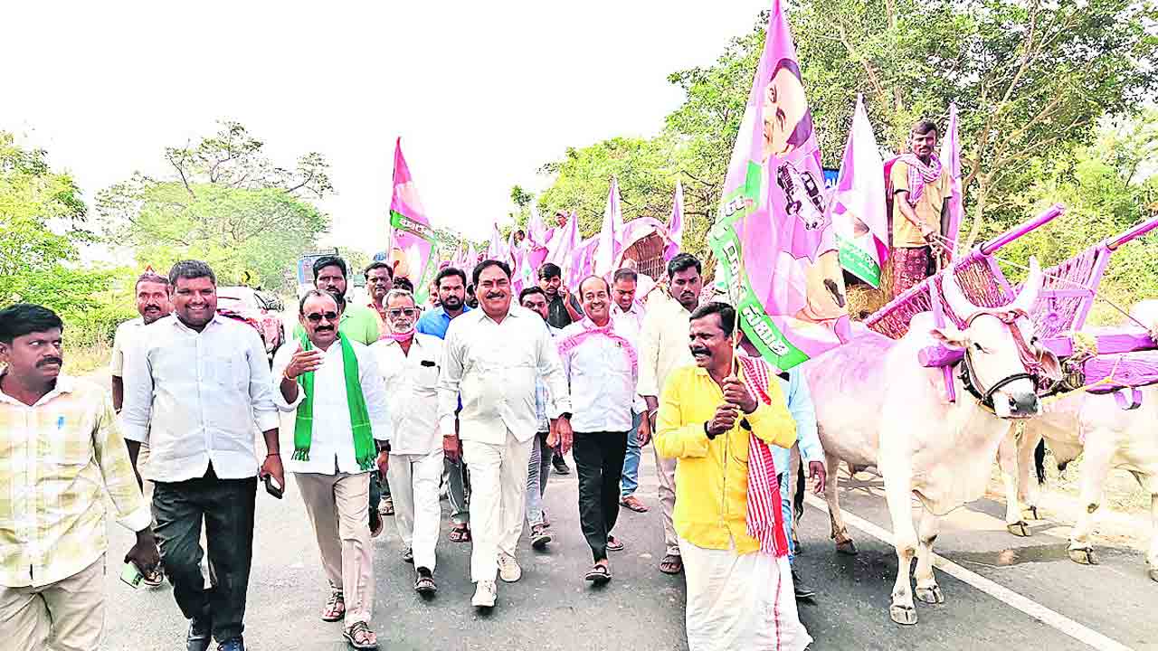 రైతుల బాధలు తెలిపేందుకే ఎడ్లబండ్ల ర్యాలీ