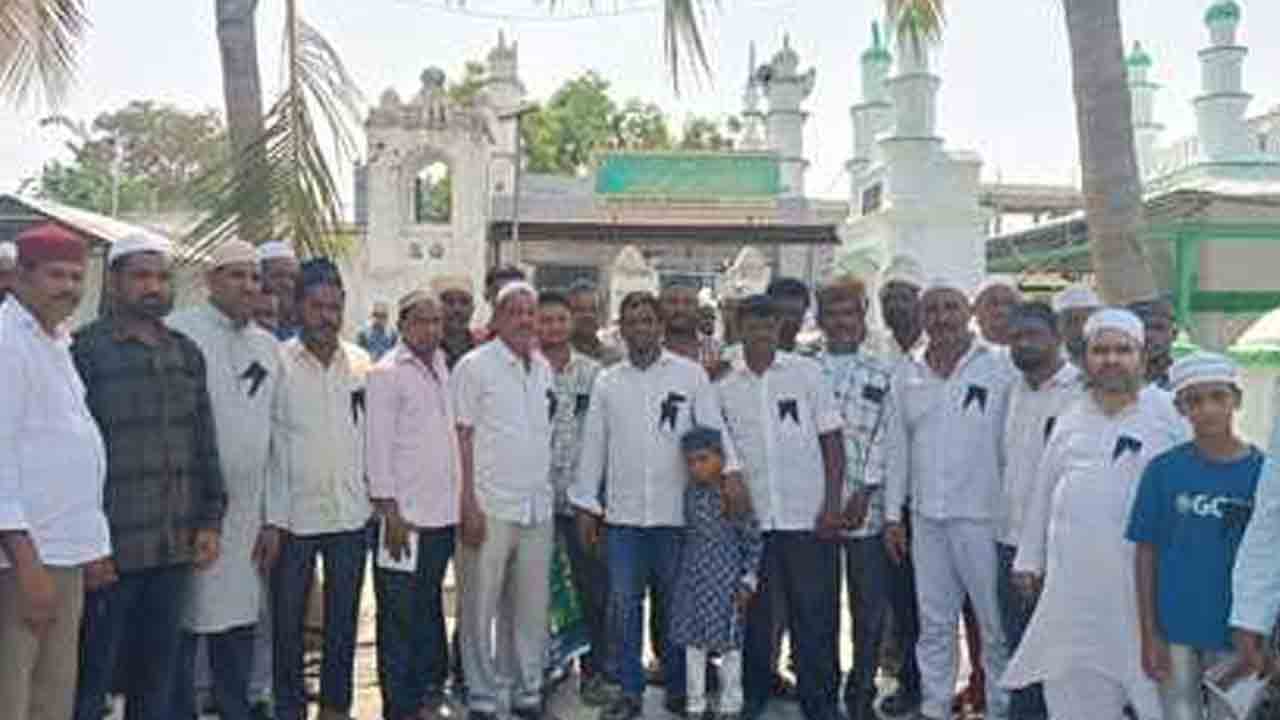 Devarakadra Muslims