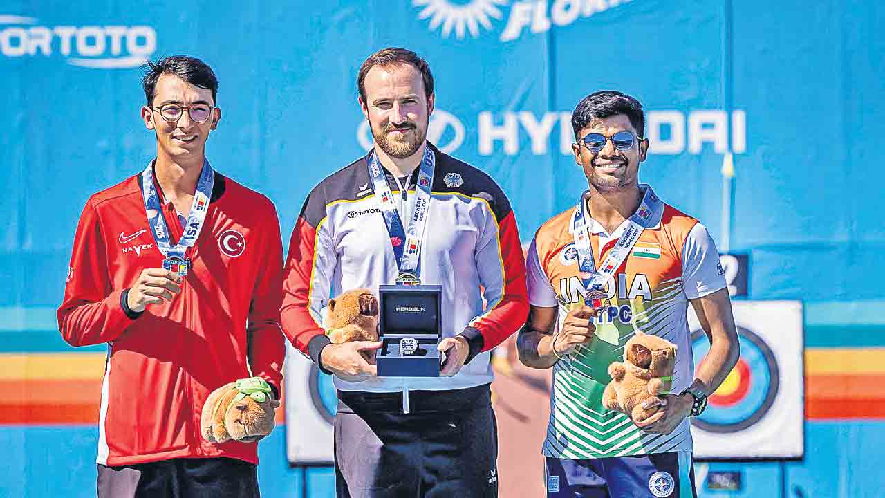 ధీరజ్‌కు కాంస్యం