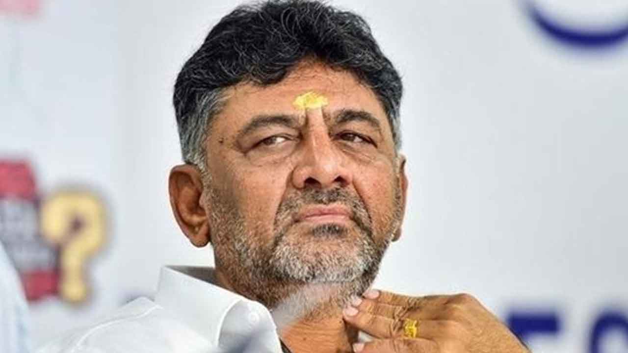 వరద కాలువ పనుల్లో డీకేకు కమీషన్లు