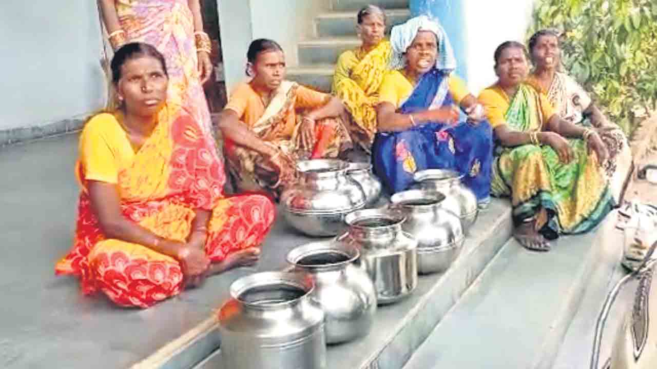 Lalgadi Malakpet | 3 రోజుల నుంచి మంచినీళ్లు లేవ్‌!