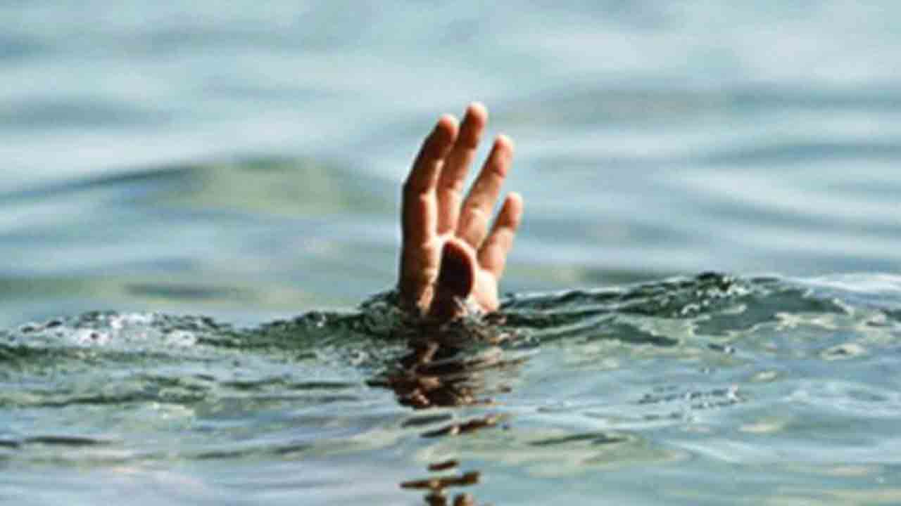 Manjeera River | మంజీర నదిలో యువకుడి గల్లంతు