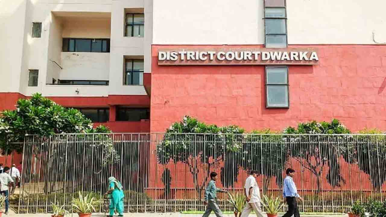 Bomb Threat | ద్వారకా కోర్టుకు బాంబు బెదిరింపులు.. అప్రమత్తమైన పోలీసులు