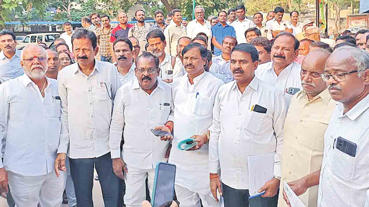 6 నుంచి ఆర్టీసీ సమ్మె.. కాంగ్రెస్‌ సర్కారుకు ఆర్టీసీ కార్మిక జేఏసీ అల్టిమేటం