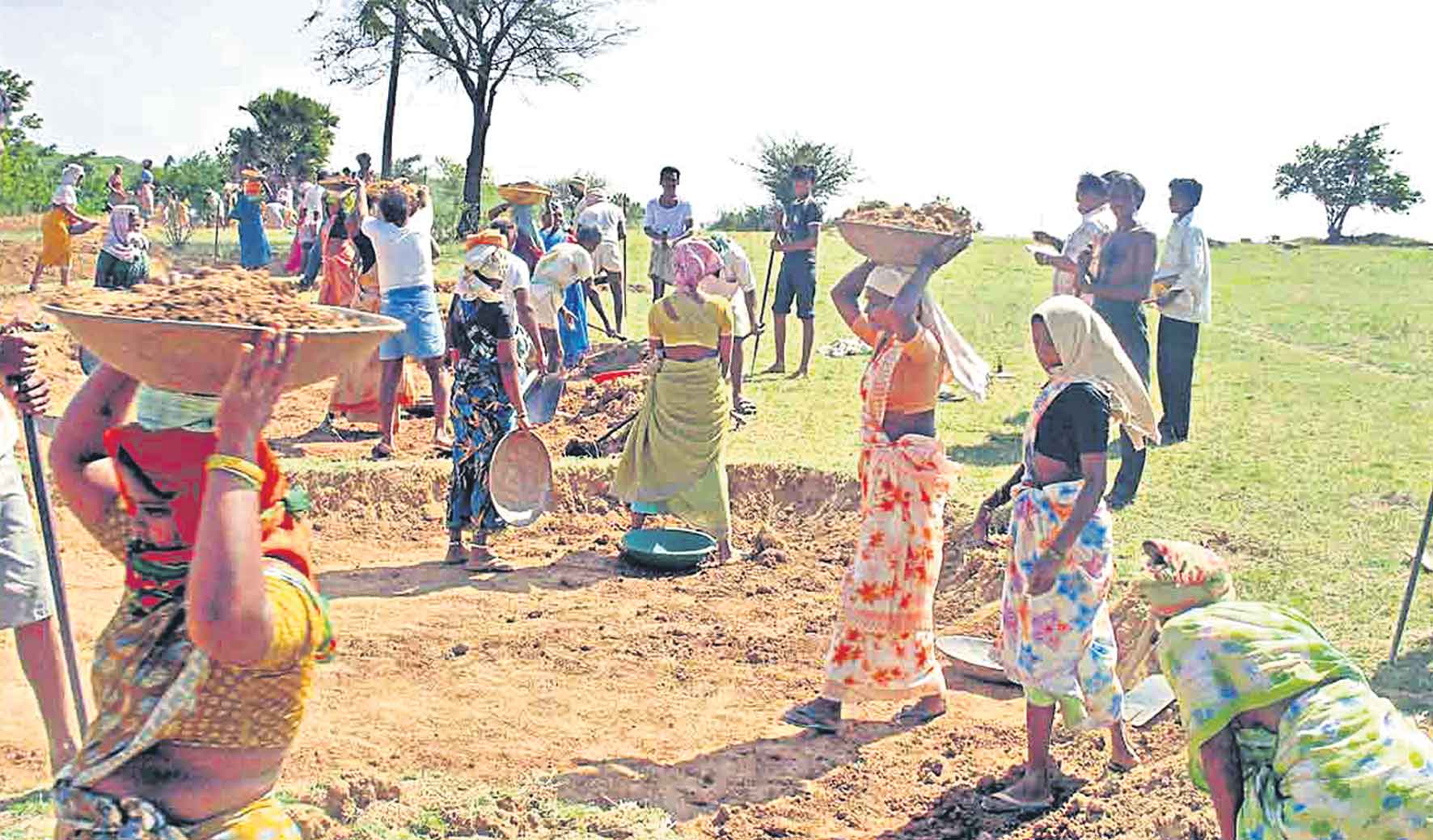 ఉపాధికి గండి.. పని దినాలు పెంచాలని కేంద్రానికి లేఖ రాయనున్న రాష్ట్రం
