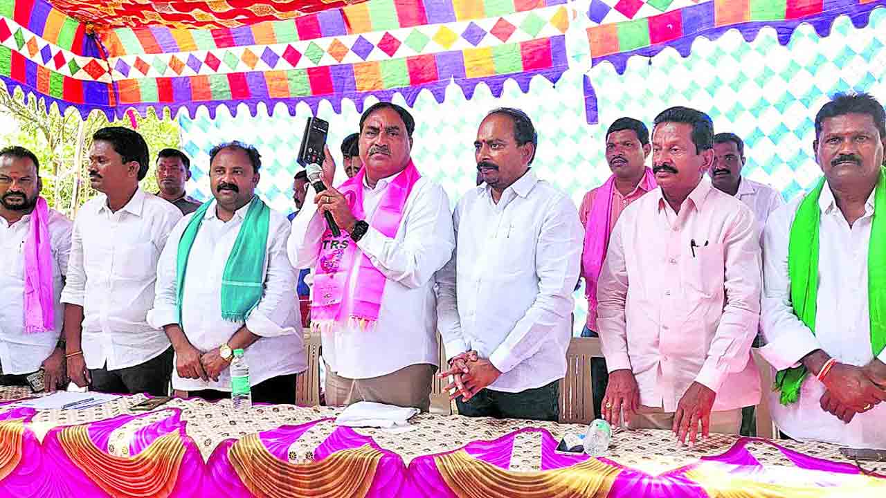 దండులా కదిలిరావాలి..