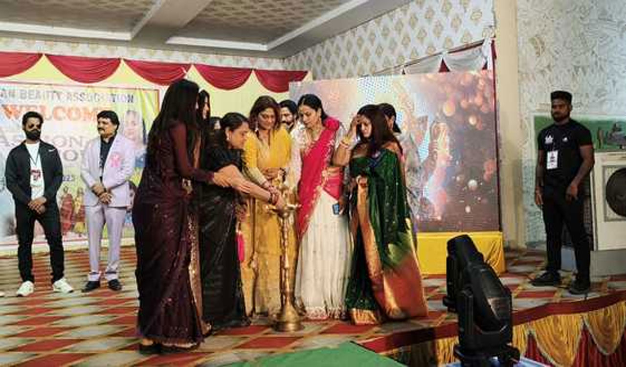 Fashion show |  గోదావరిఖనిలో అలరించిన ఫ్యాషన్ షో..|