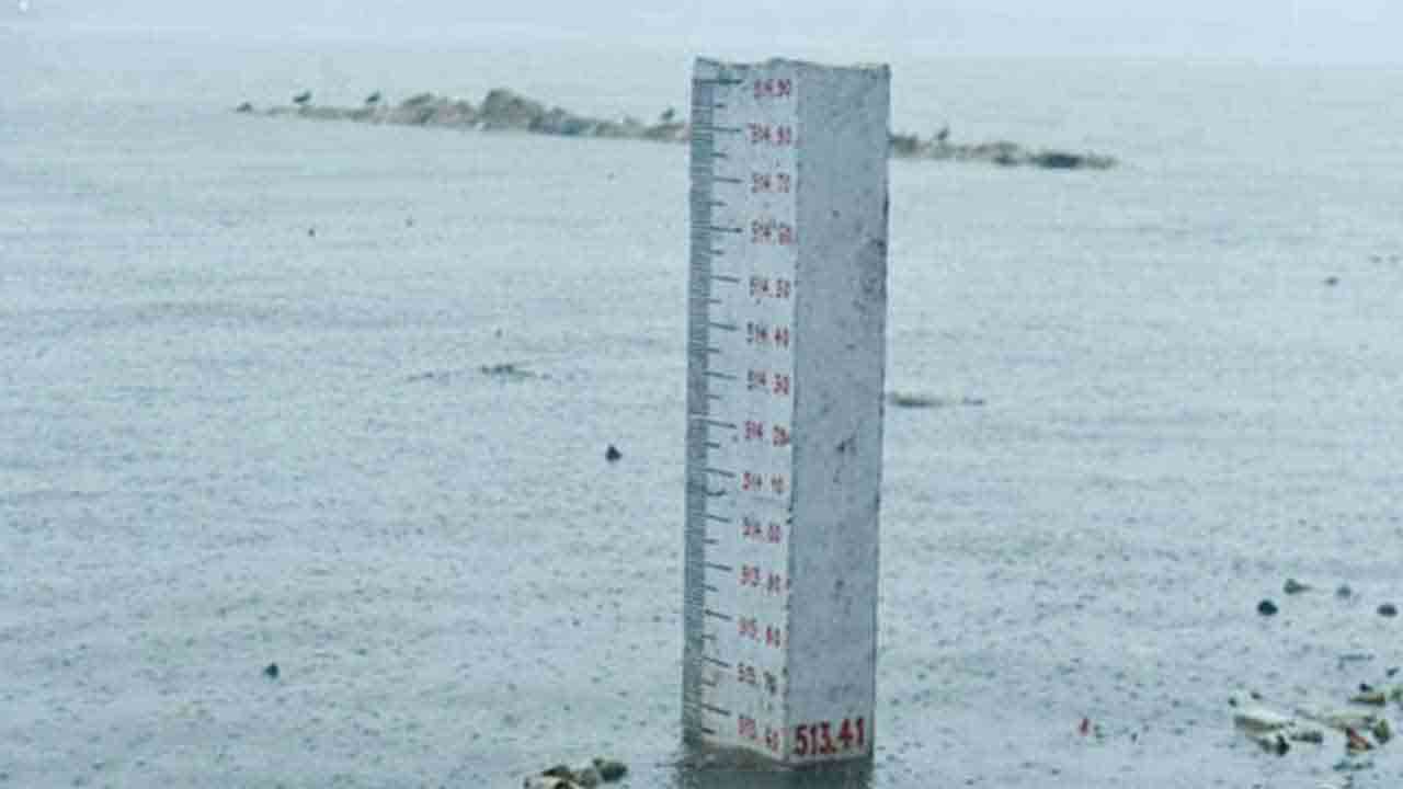 FTL Limits | ఎఫ్‌టీఎల్‌ స్థలంలో పీహెచ్‌సీ భవనం.. ప్రభుత్వ భవనానికి రూల్స్ వర్తించవా..?