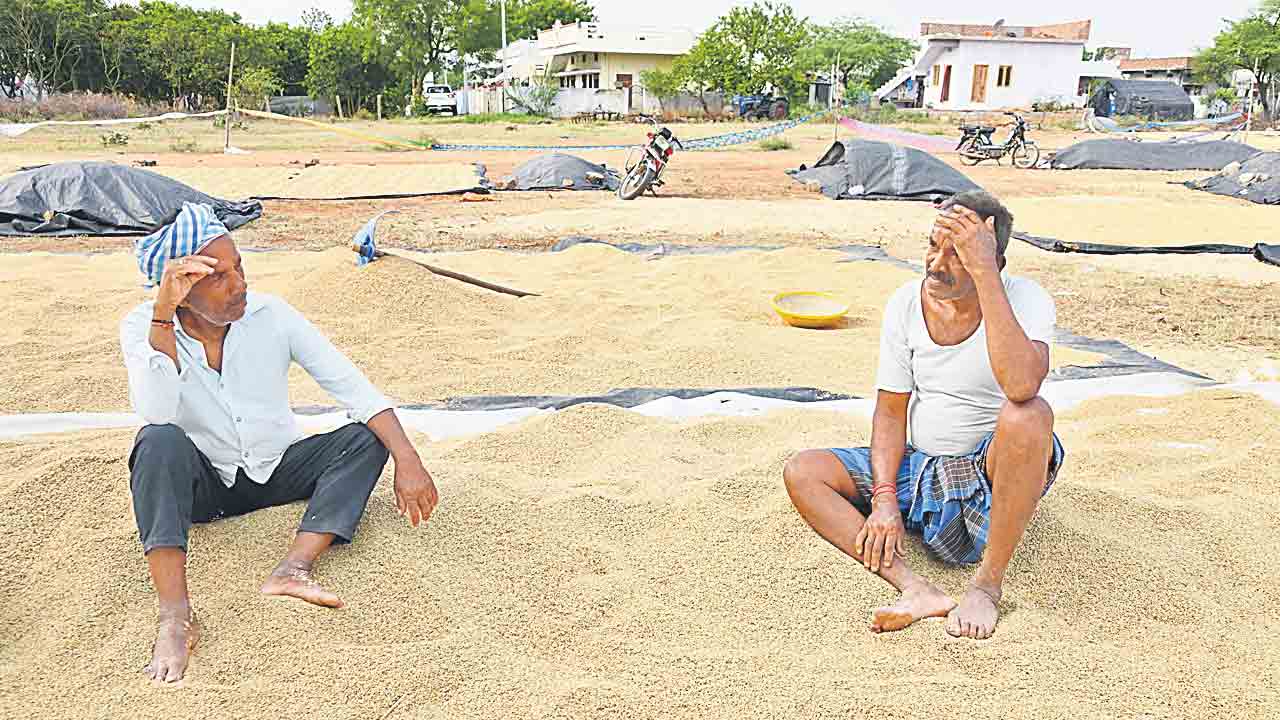 నత్తనడకన ధాన్యం కొనుగోళ్లు