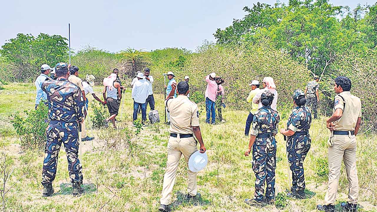 Yacharam | మా భూముల జోలికొస్తే మర్యాద దక్కదు.. అధికారులపై మర్లవడ్డ మేడిపల్లి రైతు