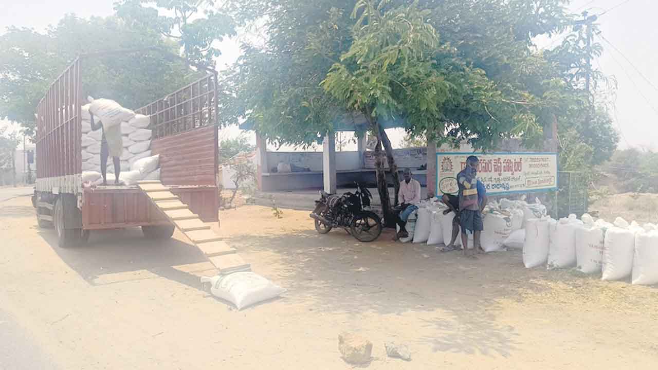 గ్యారెంటీ పేరిట ఆంక్షలు!