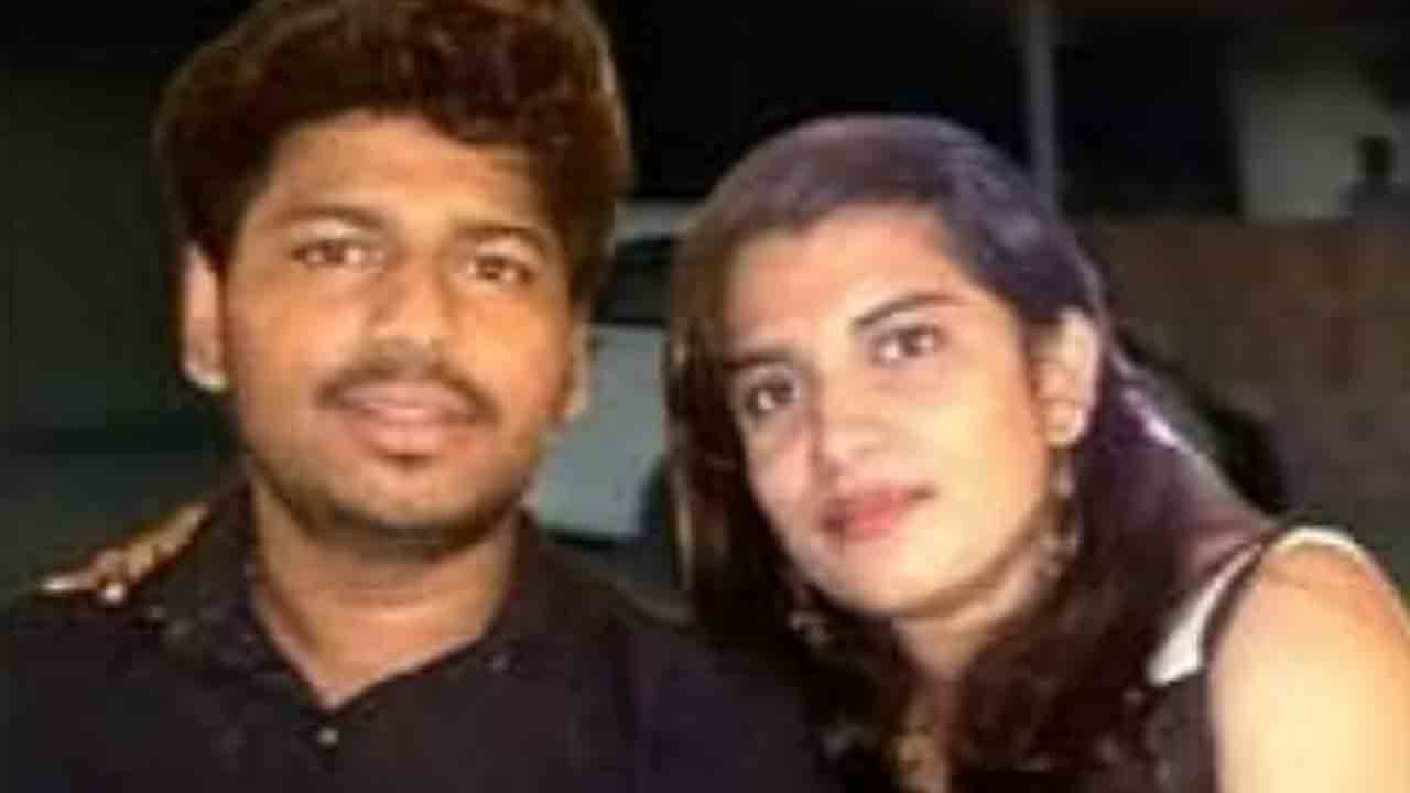 Father Shoots Daughter | లవ్‌ మ్యారేజ్‌ చేసుకున్న కూతురు.. పెళ్లి వేడుకలో కాల్చి చంపిన   తండ్రి