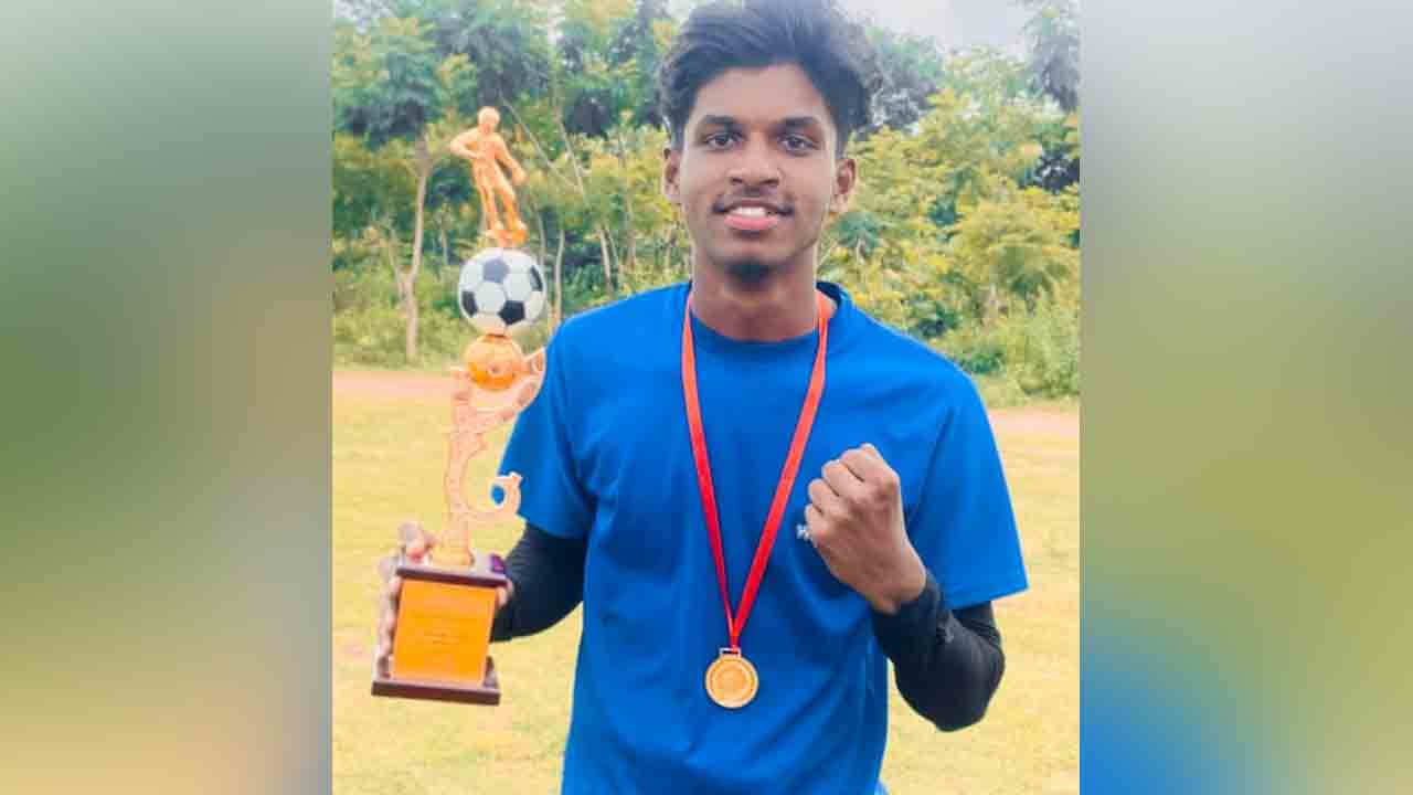 Foot Ball Tournament | జాతీయస్థాయి ఫుట్ బాల్ టోర్నమెంట్‌కు జహీరాబాద్ యువకుడు ఎంపిక