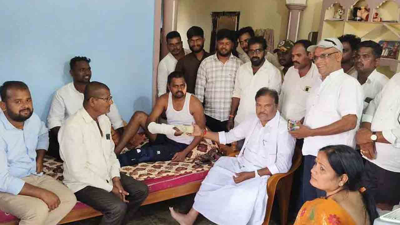 Jaipal Yadav | బీఆర్ఎస్ కార్యకర్తను పరామర్శించిన మాజీ ఎమ్మెల్యే జైపాల్ యాదవ్