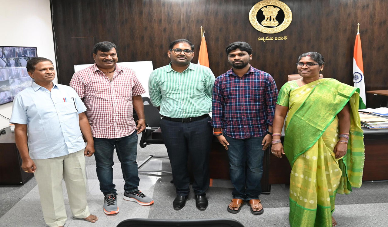 PEDDAPALLY | గ్రూప్‌ -1 ర్యాంకర్‌ను అభినందించిన పెద్దపల్లి కలెక్టర్‌