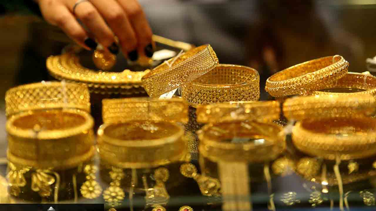 Gold Rate | భారీ ఊరటనిచ్చిన బంగారం.. ధర ఎంత తగ్గిందంటే..?