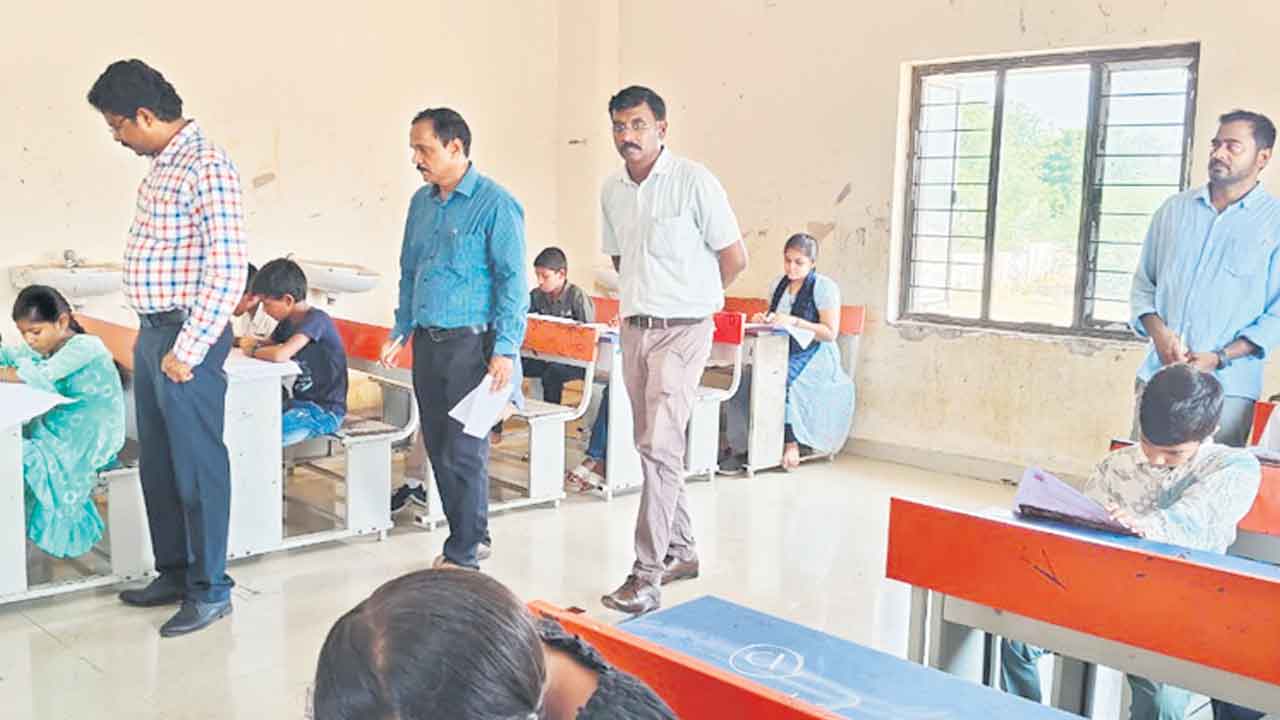 ప్రశాంతంగా బీసీ గురుకుల పరీక్ష